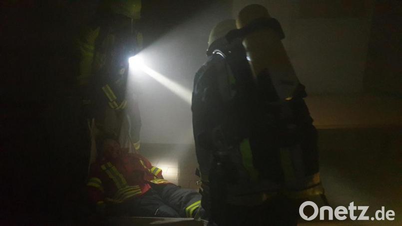 Feuerwehr Landkreis Mitte trainiert neue Atemschutzgeräteträger. Bild: dse