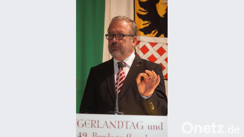 Der Beauftragte der Bundesregierung für Aussiedlerfragen und nationale Minderheiten, Bernd Fabritius, freute sich über das Bekenntnis der Egerländer zu ihrer Heimat. Bild: fppp