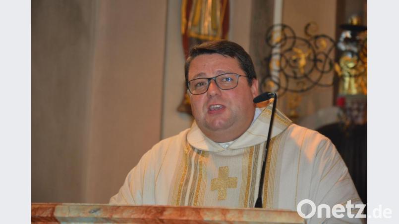 Diözesanlandvolkpfarrer Udo Klösel war Hauptzelebrant und Prediger beim Festgottesdienst in der Leonberger Pfarrkirche. Bild: jr