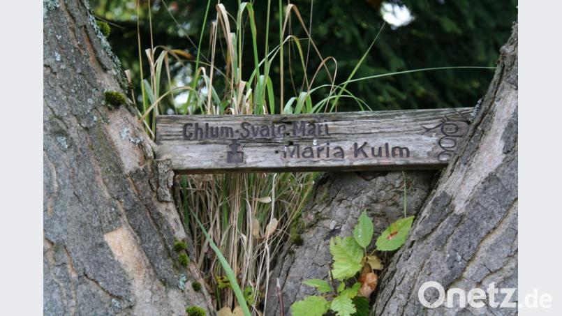 Ein Hinweisschild zur Wallfahrtskirche Maria Kulm. Bild: Zintl