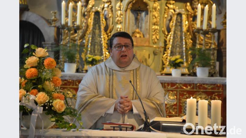 Diözesanlandvolkpfarrer Udo Klösel war Hauptzelebrant und Prediger beim Festgottesdienst in der Leonberger Pfarrkirche. Bild: jr