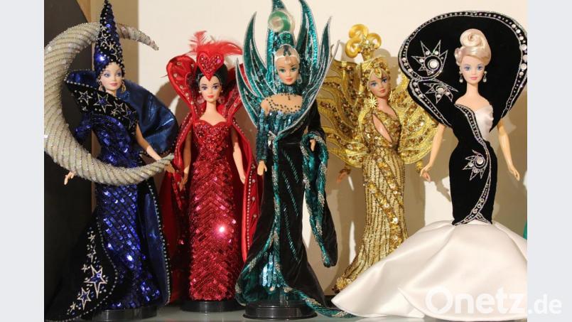 Eine glänzende Erscheinung. Diese Barbies beweisen, dass die beliebte Puppe auch in edlen Roben überzeugt. Bild: Evi Wagner