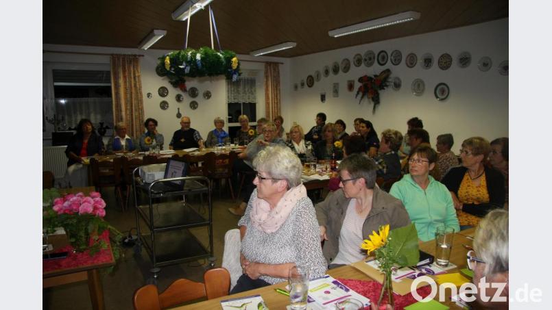 Beim KDFB-Treffen in Wiesau kamen auch die Strömungen „Maria 2.0“ und „Maria, schweige nicht“ auf den Tisch. Bild: wro