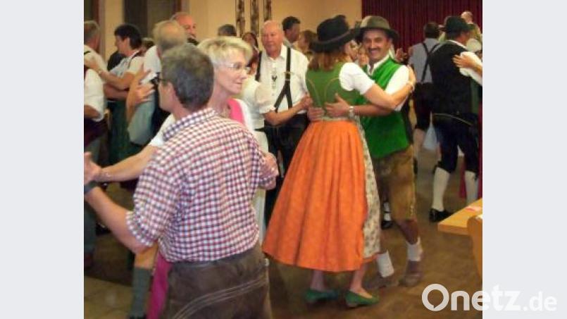 Das Parkett im Gasthaus Obermeier war beim Bayerischen Tanz ständig gut gefüllt. Bild: ame