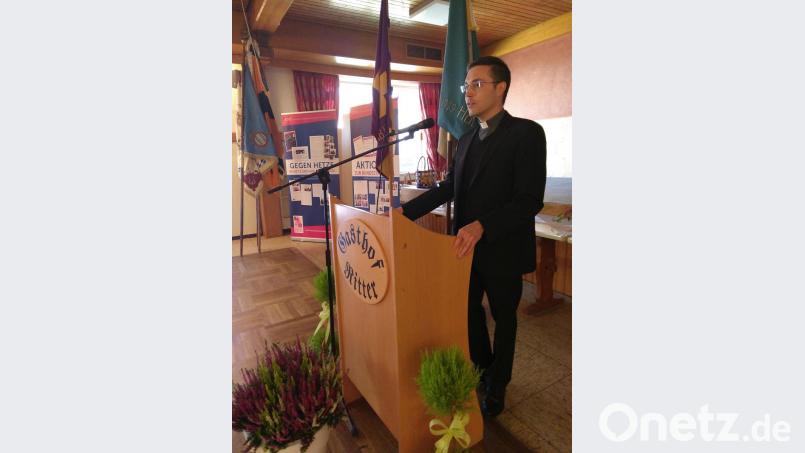 Diözesanpräses Stephan Rödl dankte dem Hahnbacher Ortsverein und ermutigte alle zum Weitermachen. Bild: mma