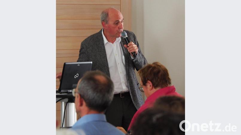 Über den Zustand unserer Gewässer referiert Thomas Henschel vom Umwelt-Landesamt Bild: Bühner