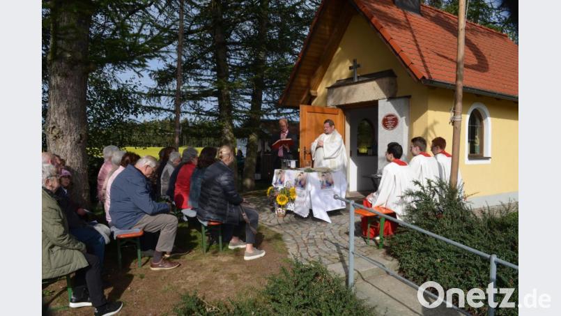 Der Kirwa-Gottesdienst an der Leonhard-Kapell ist alljährlich idyllisch und gut besucht. Bild: fz