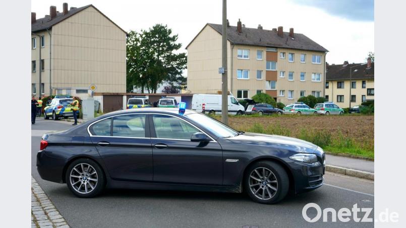 Großeinsatz der Polizei im Schwandorfer Stadtsüden. Bild: Christopher Dotzler