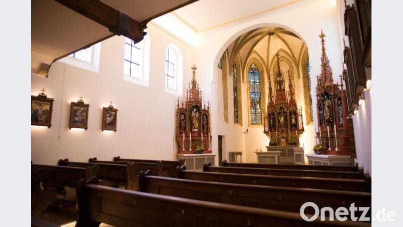 Nach allen Feinarbeiten erstrahlt der Hochaltar in St. Katharina nun in neuem Glanz. Bild: ads