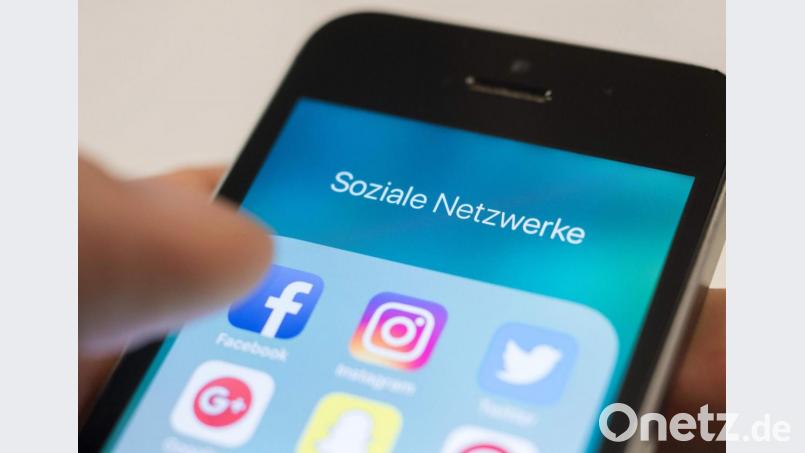 Die Nutzung von Facebook, Instagram, Snapchat und Co. gehört für Kinder, Jugendliche und auch Erwachsene mittlerweile zum Alltag. Die Fallstricke in den sozialen Netzwerken hat ein Vortrag am Ortenburg-Gymnasium ins Bewusstsein gerufen. Symbolbild: Robert Günther/dpa-tmn