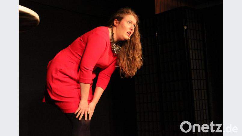 Die bajuwarische Urgewalt Franziska Wanninger gastiert mit ihrem neuen Kabarettprogramm &quot;Furchtlos glücklich&quot; am 22. November. erstmals im Theaterstodl des Gasthauses Plödt. Bild: prh