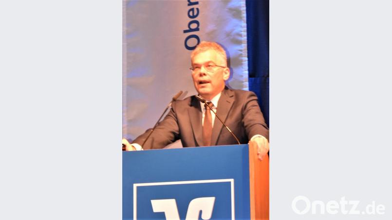 Alexander Büchel bei seinem Impuls-Vortrag. Bild: rgr