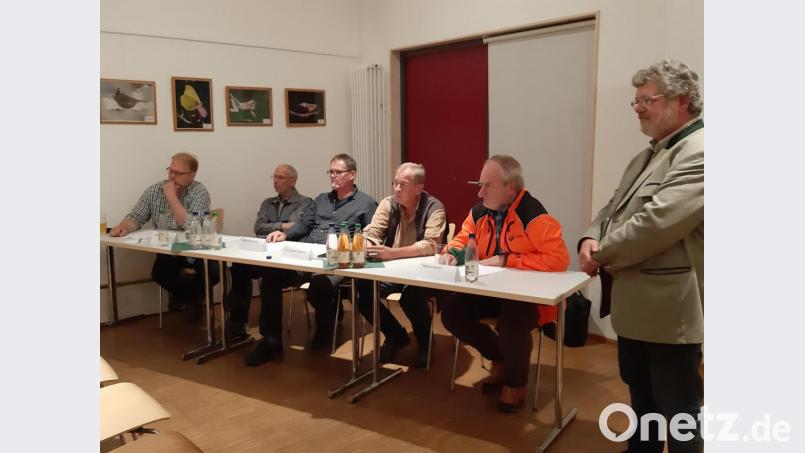 Für mehr Naturschutz kämpfen (von links) Stefan Traßl, Klaus Stangl, Julian Bittermann, Dr. Herbert Rebhahn, Martin Hertel und Matthias Huttner. Bild: gis