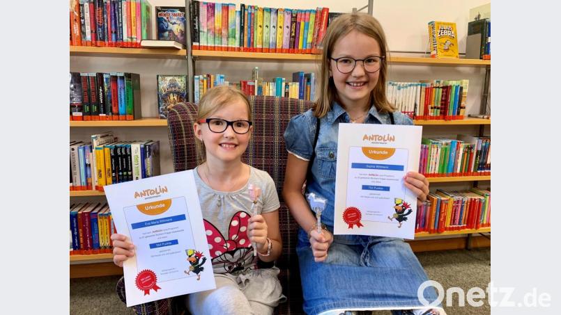 Eva-Maria (links) und Sophia Wittmann sind fleißige Leser. Bild: exb