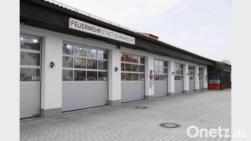 Vor rund 40 Jahren wurde die Feuerwache an der Naabuferstraße gebaut. Seither hat sich im Stadtgebiet viel verändert. Ob der Standort hier noch der richtige ist, soll ein Bedarfsplan ermitteln. Bild: Hösamer