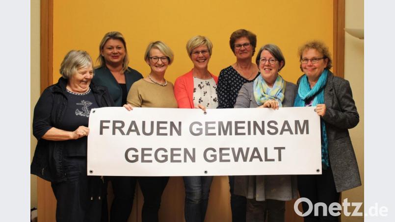 Ein starkes Team: (von links): Irene Zeller und Kerstin Aufschneider (beide Frauenbund), Susanne Herding (Frauen-Union Amberg), Barbara Hernes (Landessportverband), Sabine Baumeister-Kiener (SkF), Susan Batten-Seidl (Soroptimist) und Bürgermeisterin Brigitte Netta. Bild: Dagmar Williamson