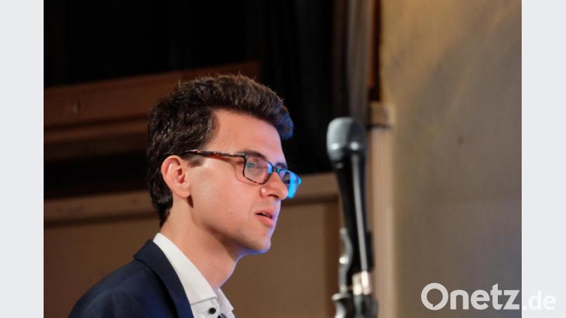 Pianist, Komponist und Dirigent Christian Elsässer gastierte mit seinem Quintett in Amberg. Bild: lr