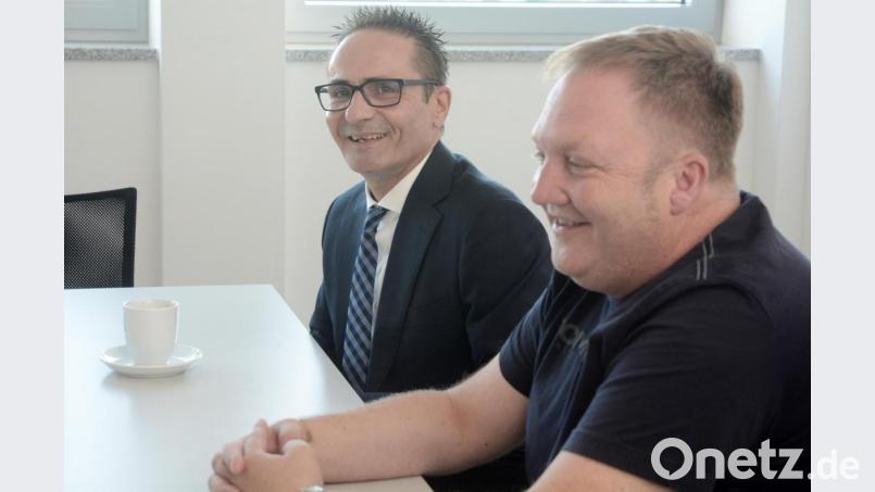 Stephan Maschke (links) und Jürgen Weber kennen sich seit 25 Jahren. Bild: Gabi Schönberger