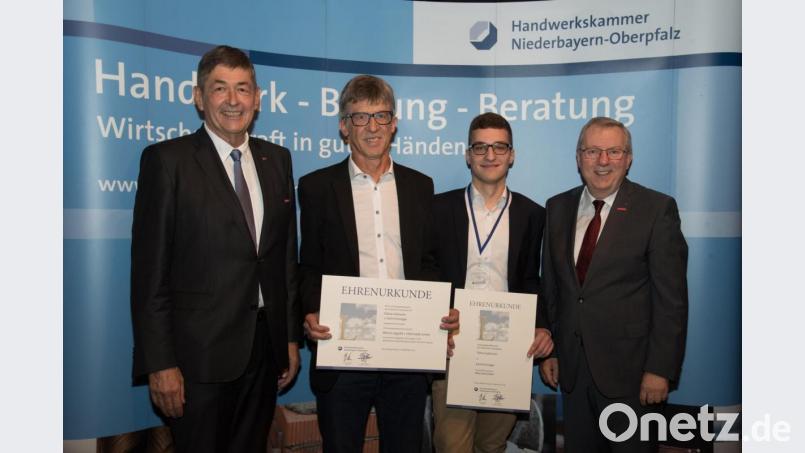 Zu den Siegern des Leistungswettbewerbs zählen unter anderem Sven Fischer aus Flossenbürg, Tobias Kallmeier aus Speinshart und Alexander Palmer aus Altenstadt an der Waldnaab. Bild: exb/&quot;Foto M&quot;