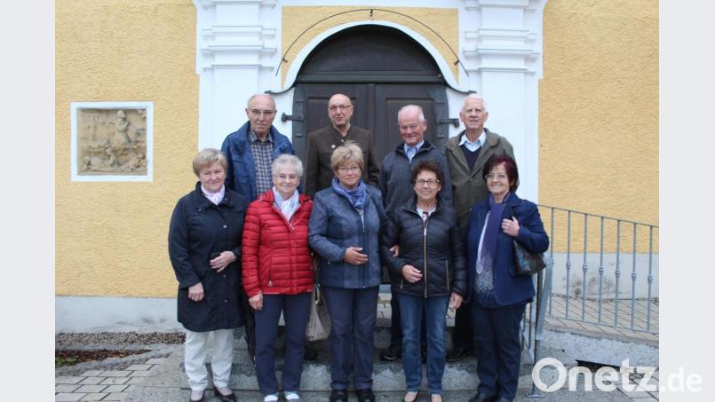 Die ehemaligen Klassenkameraden vom Einschulungsjahrgang 1950 trafen sich zum gemeinsamen Klassentreffen. Zuvor wurde der Gottesdienst in der Pfarrkirche Sankt Ägidius Ebnath besucht. Bild: soj