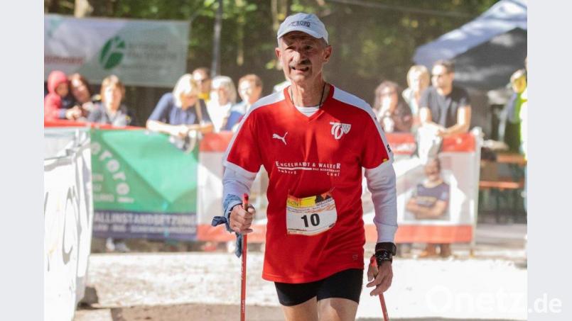 Rainer Koch bei den bayerischen Meisterschaften im Nordic Walking. Bild: exb