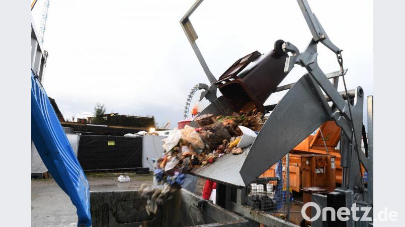 Allein aus den auf der Wiesn anfallenden Essensresten könnte in Biogasanlagen Strom für hundert Menschen für ein Jahr erzeugt werden. Bild: Felix Hörhager