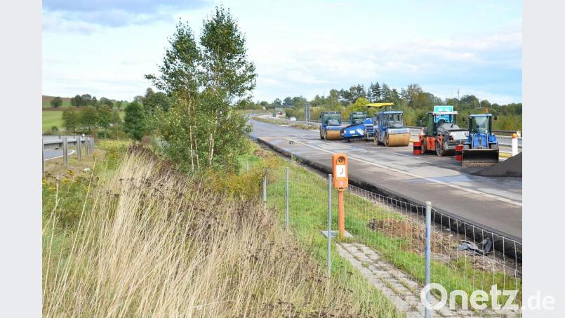 Die Arbeiten auf der Autobahn sind bald abgeschlossen. Mit einer Verkehrsfreigabe kann in wenigen Tagen gerechnet werden. Bild: fjo