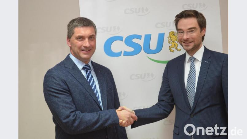 Stephan Oetzinger gratulierte Markus Ziegler (von rechts) zu dem beeindruckenden Votum und sicherte ihm vollste Unterstützung zu. Bild: fz