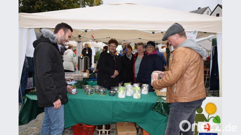 Selbstgemachtes bietet der Gartenbauverein an. Bild: wku