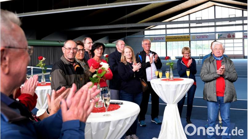 Viel Beifall von den Ehrengästen. Bild: ref