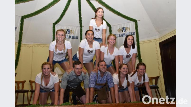 Die Schautanzgruppe der Narrhalla nach ihrem Auftritt. Bild: hcz