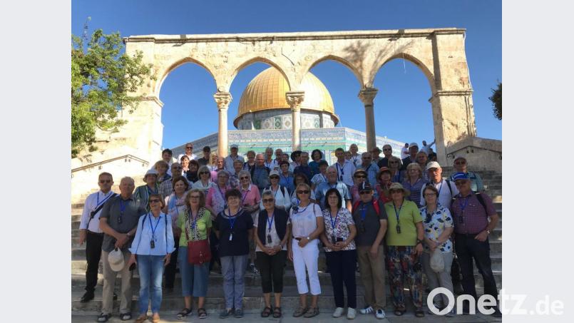 Dekan Alexander Hösl (links) unternahm erneut mit einer Pilgergruppe aus der Pfarrei eine Reise ins Heilige Land. Begeistert kehrten die Frauen und Männer wieder zurück Bild: dob