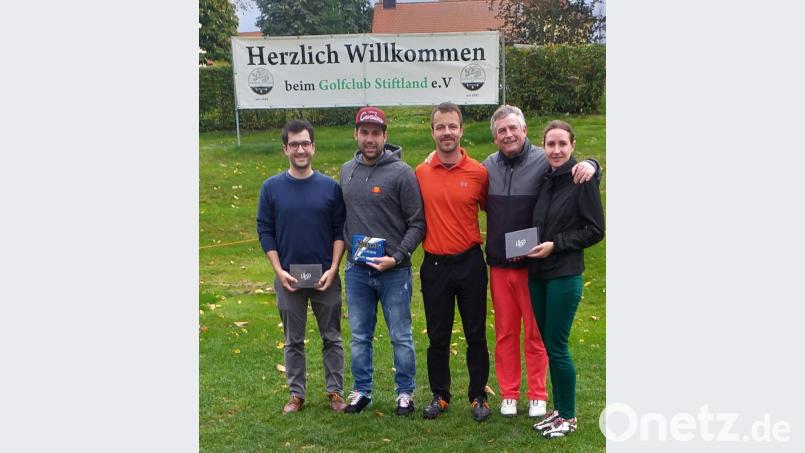 Einige Teilnehmer der Vierer-Clubmeisterschaft des Golfclubs Stiftland. Bild: Golfclub Stiftland/exb