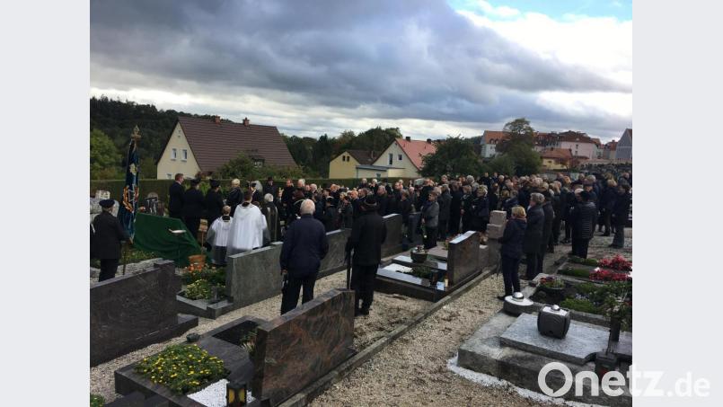Die Trauerfeier für Bürgermedaillenträger Ludwig Bayer war eine der größten in den vergangenen Jahren in Neustadt. Bild: krb