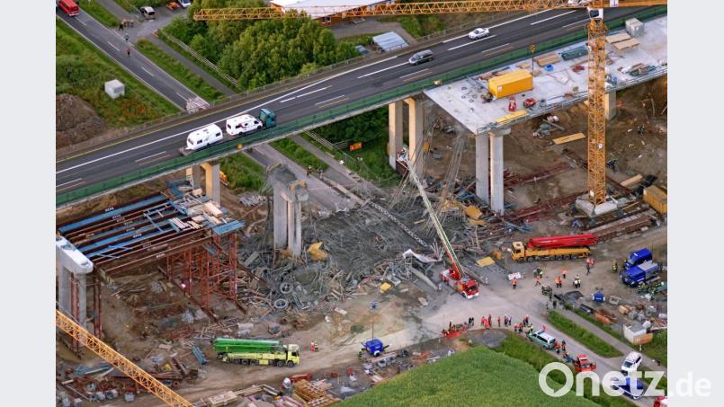 Im Juni 2016 wurden mehrere Bauarbeiter beim Einsturz des Brückenteils an der A 7 mit in die Tiefe gerissen. Archivbild: Hajo Dietz/dpa