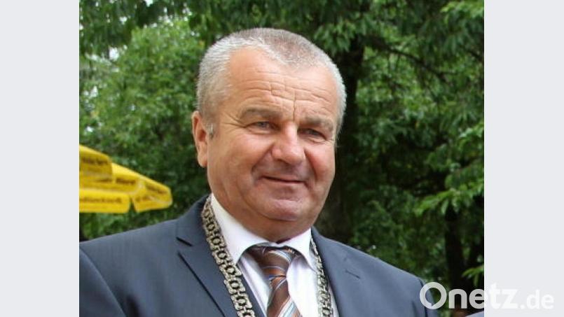 Bürgermeister Josef Deichl möchte sein Amt hauptamtlich ausfüllen. Die Initiative „Pro Ehrenamt“ will das mit einem Bürgerbegehren verhindern. Bild: ral