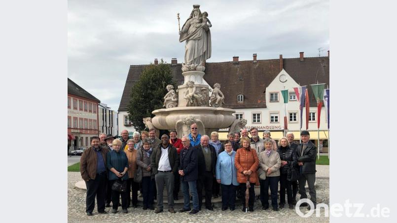 Pilgergruppe zusammen mit Pfarrvikar Dr. Paul Ezenwa, vorne 5. v.links Bild: exa
