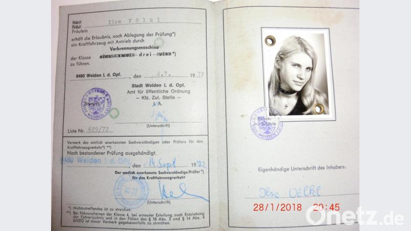 Die Zeit der alten Führerscheine ist gezählt. Leser schicken uns ihre "Lappen" zu. Ilse Wittmann will mit ihrem „Lappen“ von 1972 alt werden. Bild: exb