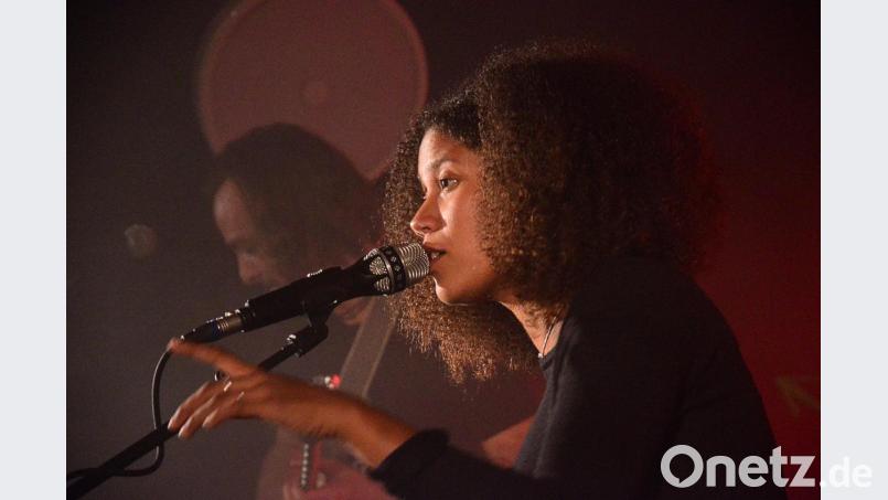 Ami Warning aus München eröffnete am Samstagabend die "Sünde 2019"-Saison in der alten Hauptpost. Bild: Kunz