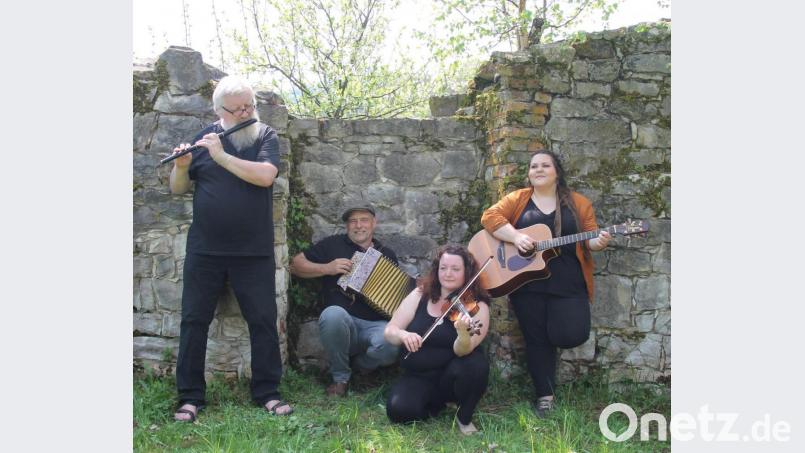 Taisteal heißt die Gruppe, die am Donnerstag, 10. Oktober, in der ehemaligen Spitalkirche ein Konzert gibt. Der Erlös der Veranstaltung ist für das Frauenhaus-Projekt des SkF. Bild: Erdmute Meißner/exb