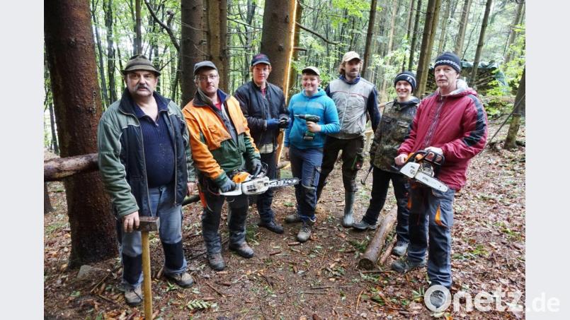 Die Helfer des Paschervereins beim Arbeitseinsatz am Eulenberg. Bild: mmj