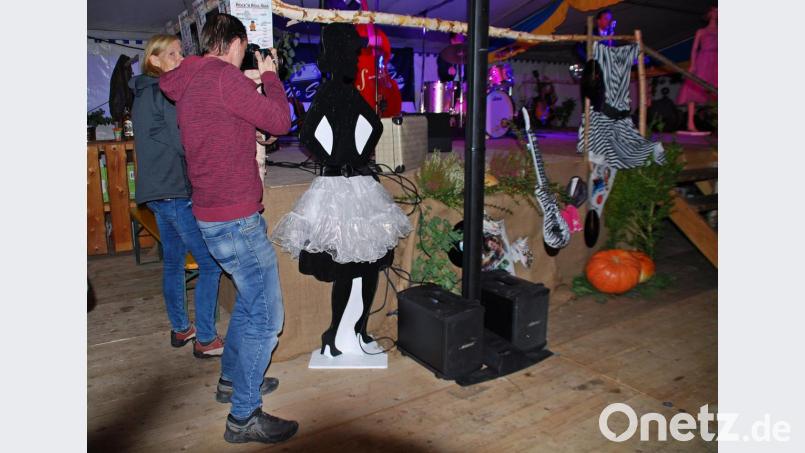 Die Dekoration im Festzelt rief viel Bewunderung hervor Bild: enz
