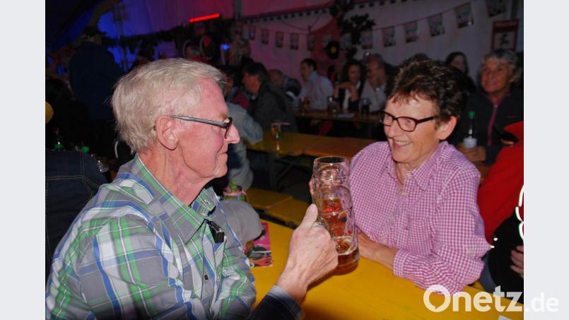 Ehepaar Körber aus Neumarkt/Oberpfalz versäumte noch kein Kartoffelfest und nahm zum 17. Mal daran teil Bild: enz