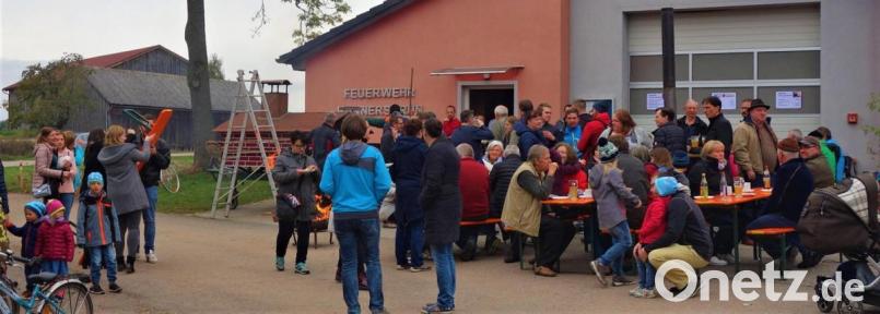 Rund um das Feuerwehrhaus in Hannersgrün geht es beim Backofenfest rund. Bild: jml
