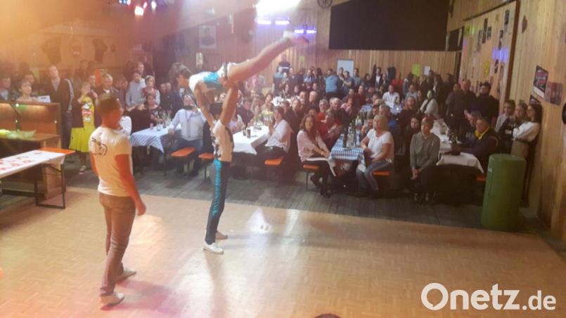 Die &quot;Chili Rockers&quot; aus Amberg zeigen in der O&#039;Schnitt-Halle, was sie draufhaben. Bild: tok