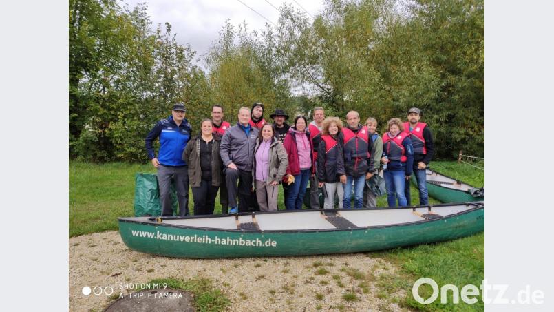 Eine Gruppe von Geocachern macht sich unter dem Motto &quot;Rama dama&quot; auf und säubert die Vils bei Altmannshof, oder wie die Schatzsucher es nennen: &quot;Cache in Trash out&quot;. Bild: chl