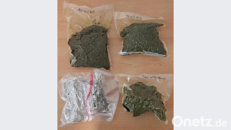 Es geht um zwei Tütchen mit insgesamt sieben Gramm Marihuana (viel weniger als auf diesem Symbolbild). Gefunden wurden die Drogen am Auto einer 23-Jährigen. Bild: exb/Zoll