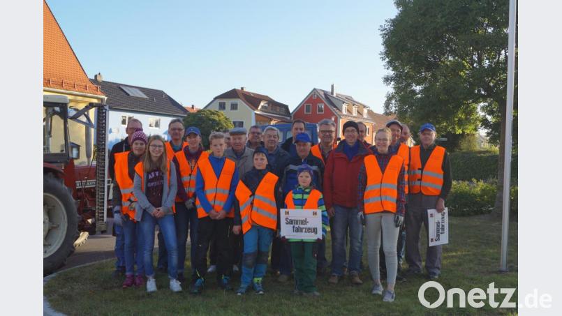 Die engagierten Helfer der Altkleider- und Altpapiersammlung von Kolping Schnaittenbach. Bild: ads