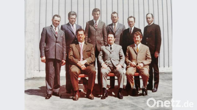 Die Gründerväter: Aufsichtsratschef Karl Bauriedl, Geschäftsführer Wilhelm Kleber, Georg Ebnet (vorne, von links), Hermann Kleber, Josef Zielbauer, Michael Feil, Franz Rupprecht,, Johann Voit, Johann Völkl (hinten, von links). Bild: gz (Archiv)