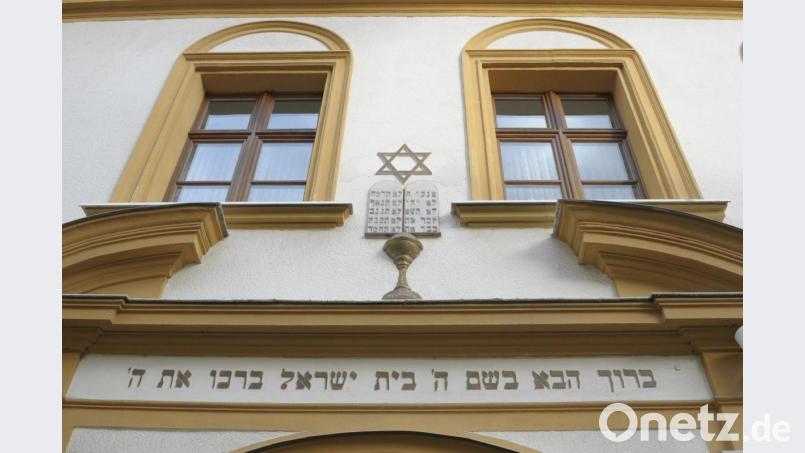In Amberg ist die Sorge nach dem rechtsextremistisch motivierten Terroranschlag auf eine Synagoge groß. Rabbiner Elias Dray hat einen offenen Brief an den bayerischen Innenminister geschrieben. Bild: Petra Hartl